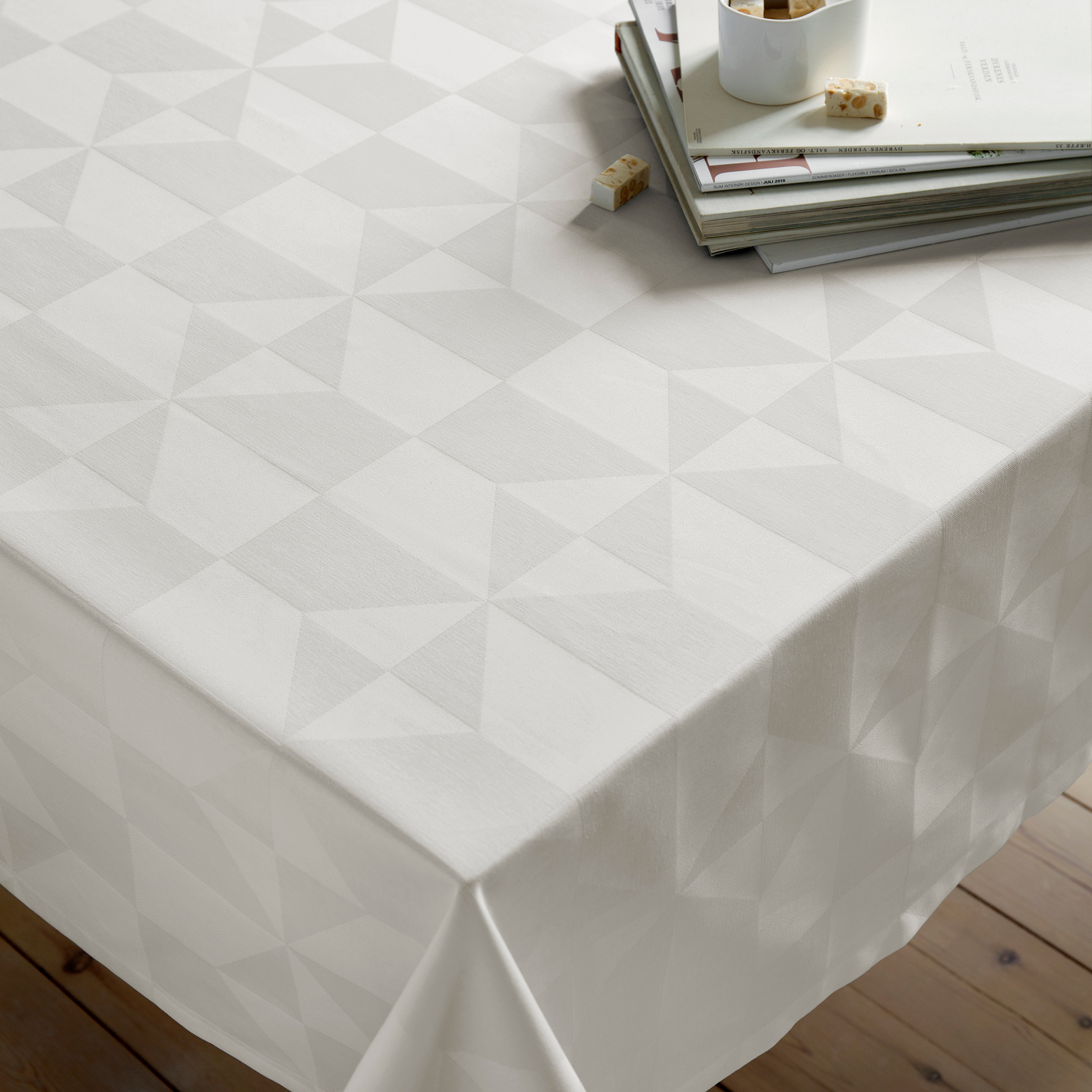 Compliments Damaskdug Wind 140x370 cm, Creme