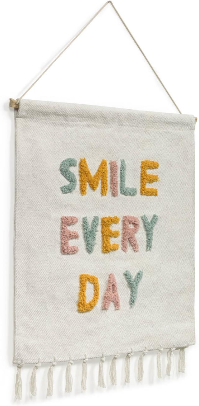 Vægophæng Kave Home Adelina - flerfarvet bomuldsvægdekoration til børneværelse med Smile Every Day 52×60 cm
