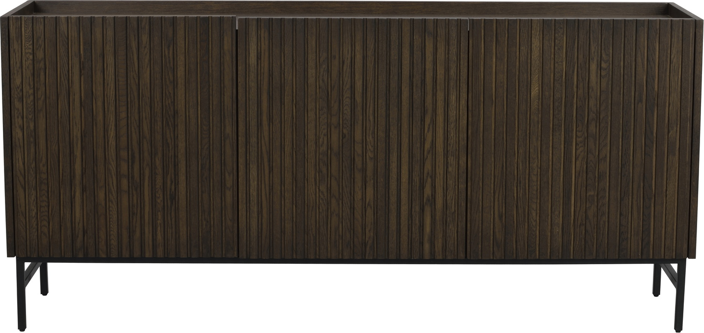 Skænk Rowico Halifax i brunlakeret egefiner med slankt sort metalstel, soft-close push-open døre og justerbare hylder