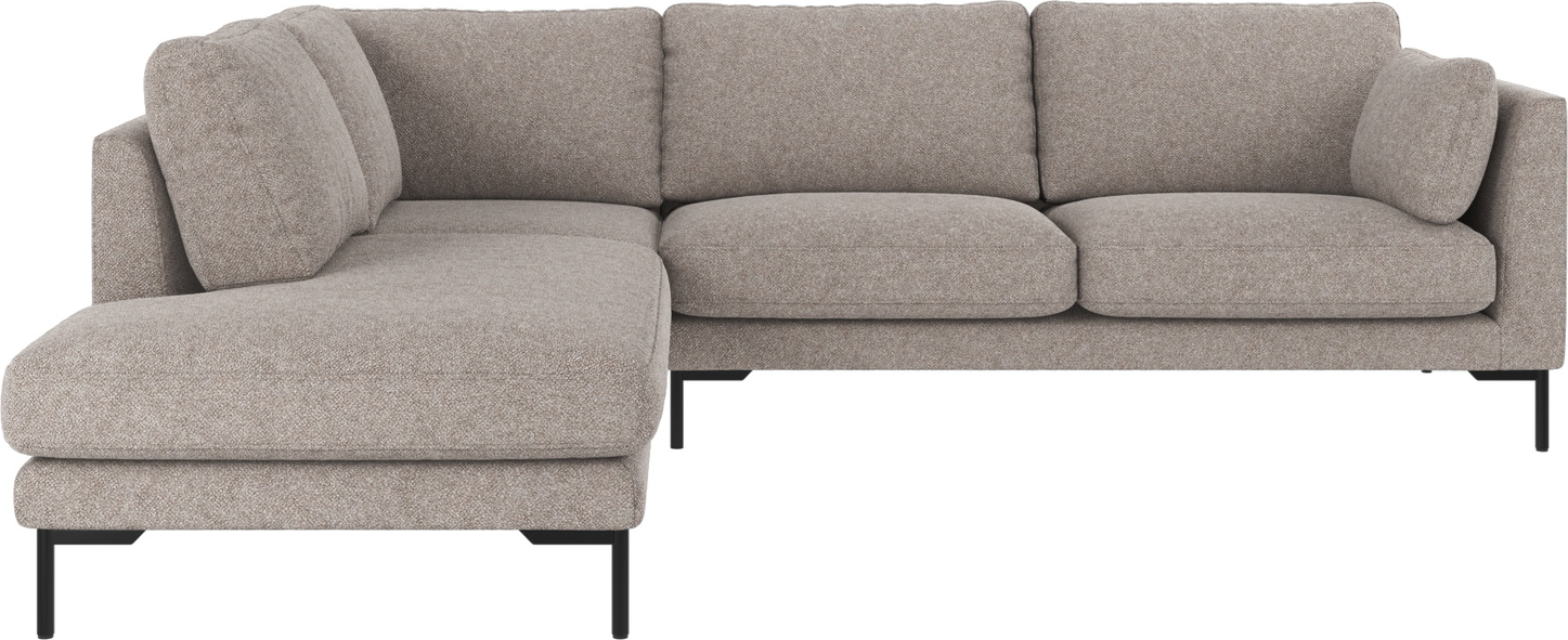 Hjørnesofa venstrevendt Rowico Corwin grå Bobby polyester med sorte metalben og FSC-mix træramme