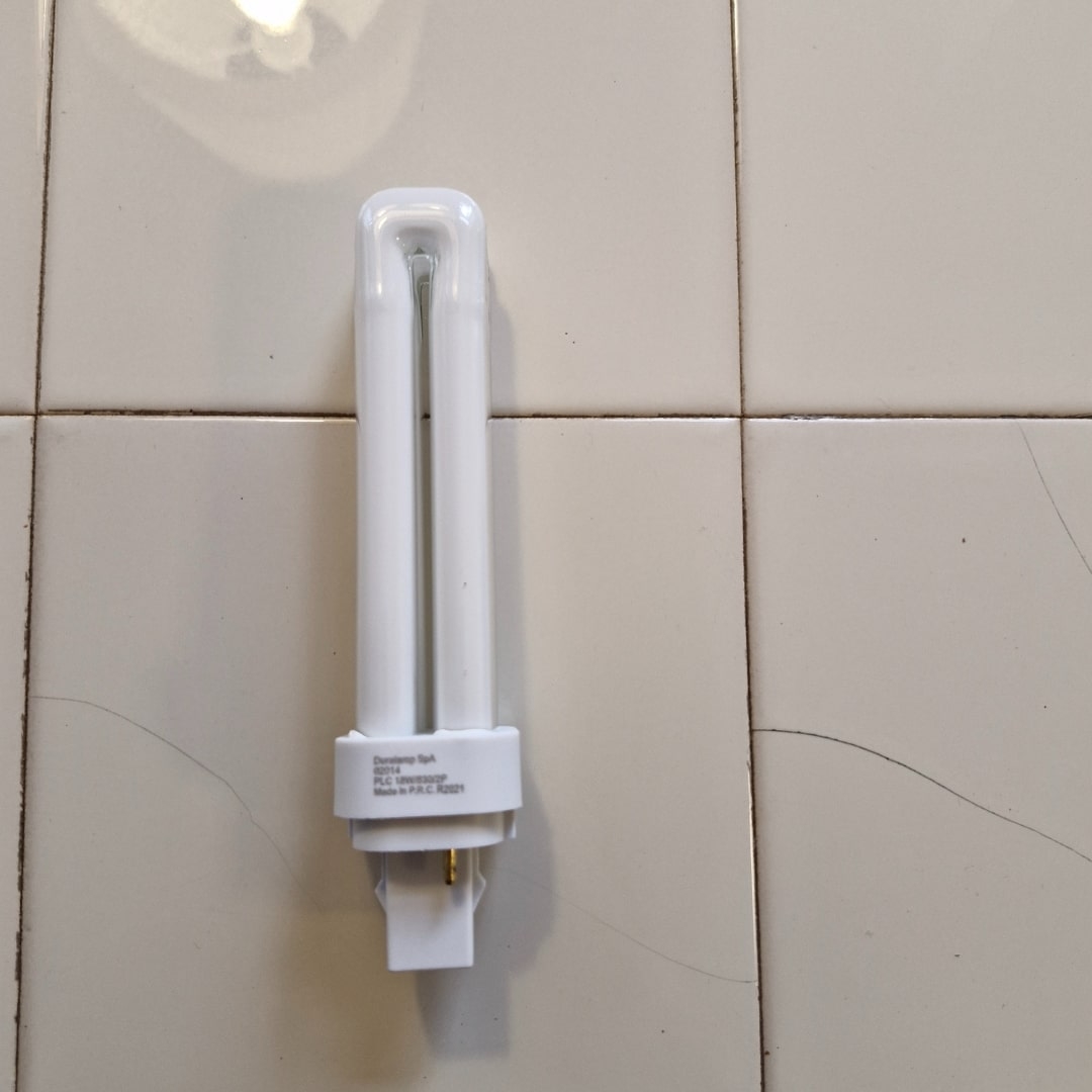 Duralux D 18W G24d-2 3000K 830 - Så længe lager haves - Dura Lamp