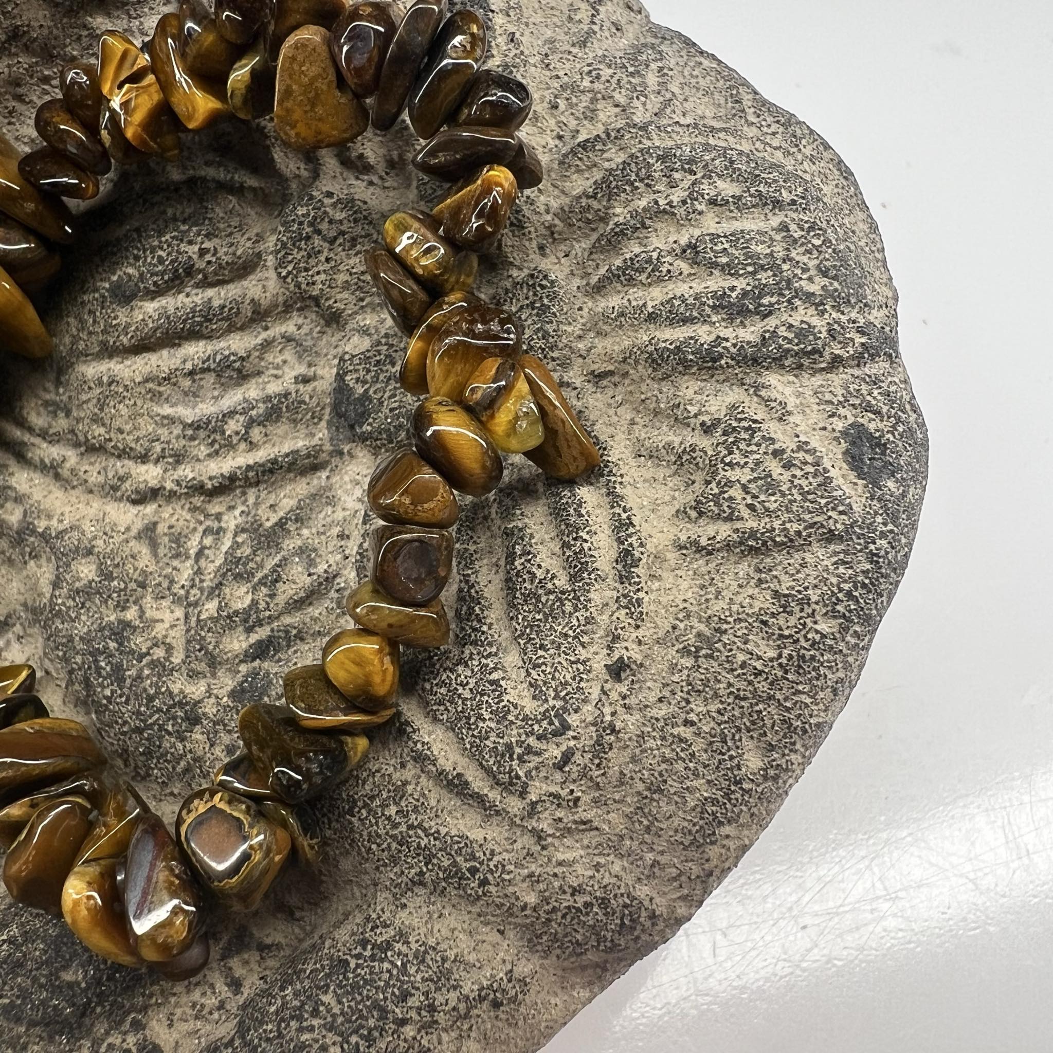 Krystal chips armbånd - Tigerøje