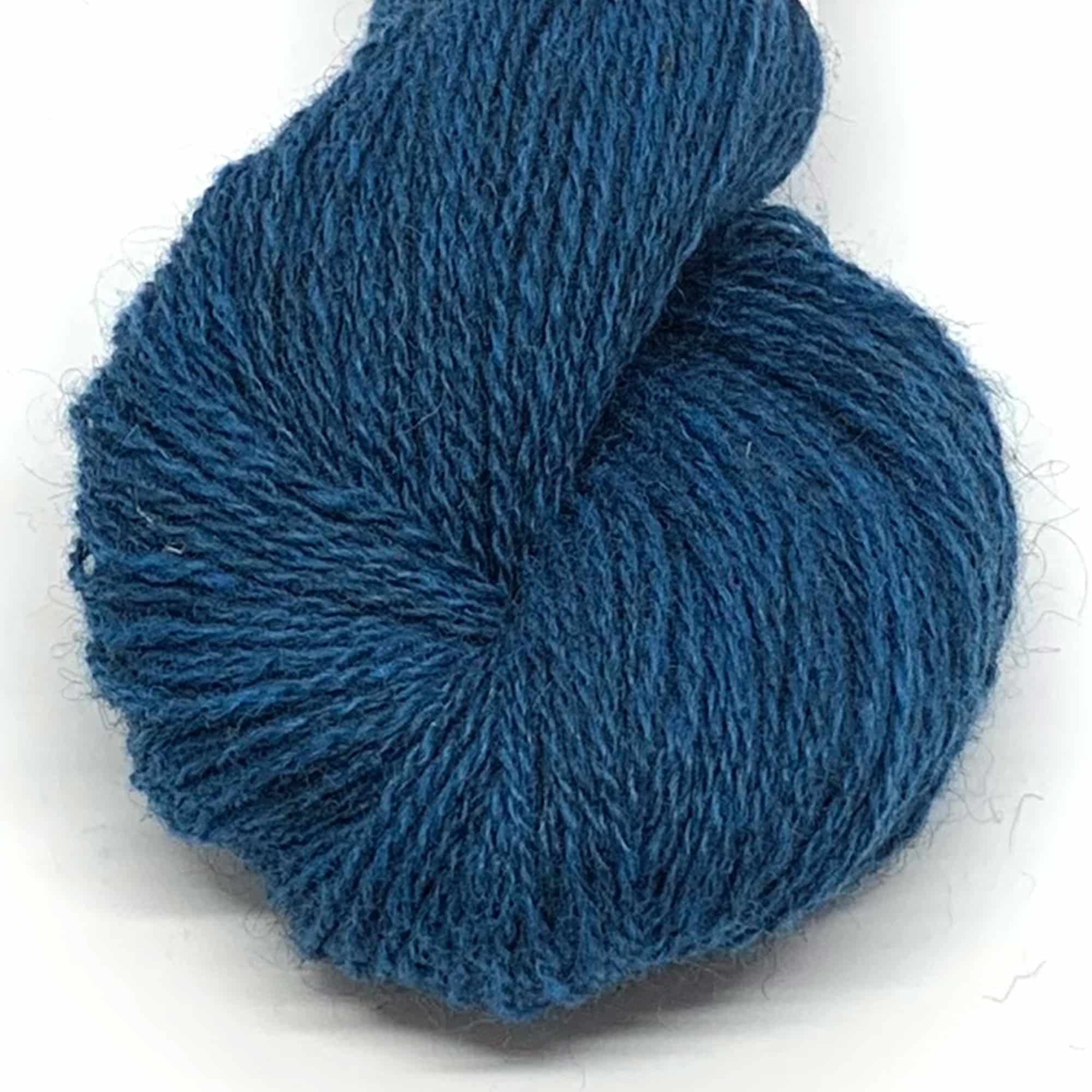 Tinde - 652105 petrol - Strikkegarn > Strik norsk trøje > Hillesvåg > Tinde - Hillesvåg