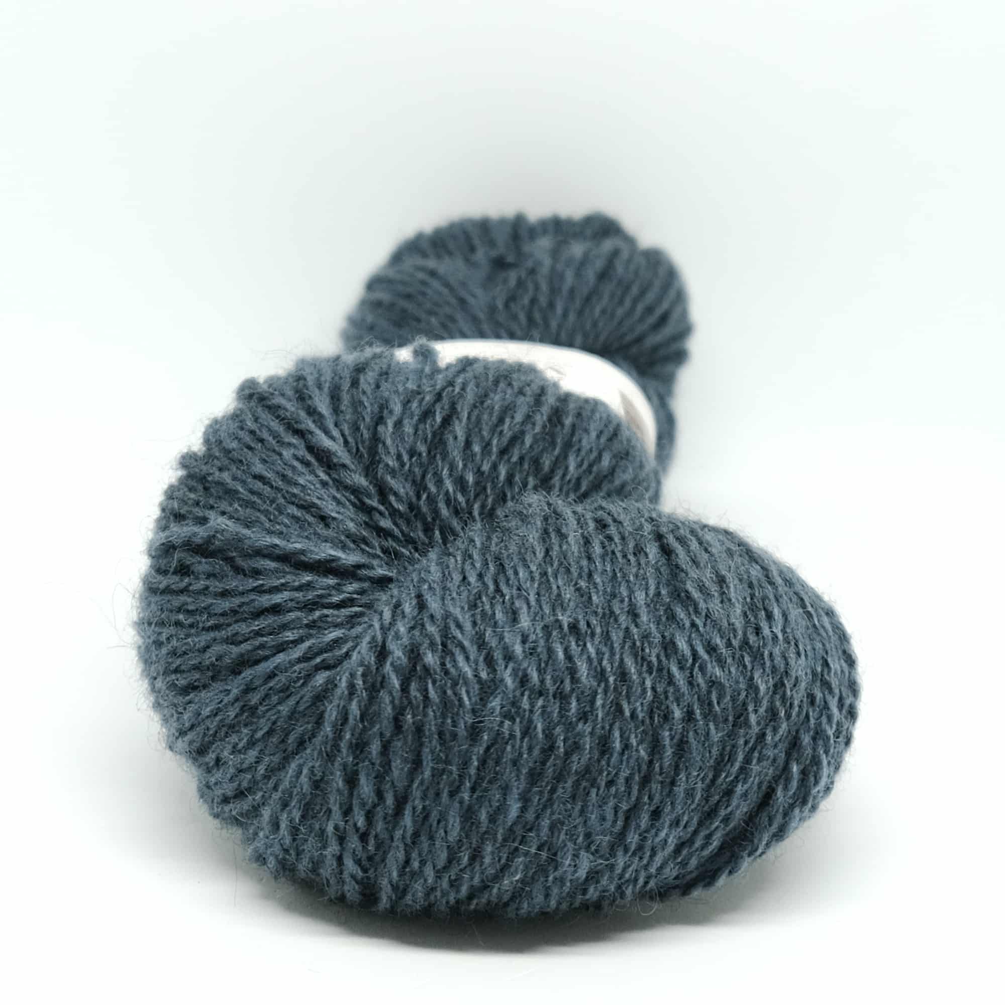 Tinde - 652143 blågrå - Strikkegarn > Strik norsk trøje > Hillesvåg > Tinde - Hillesvåg