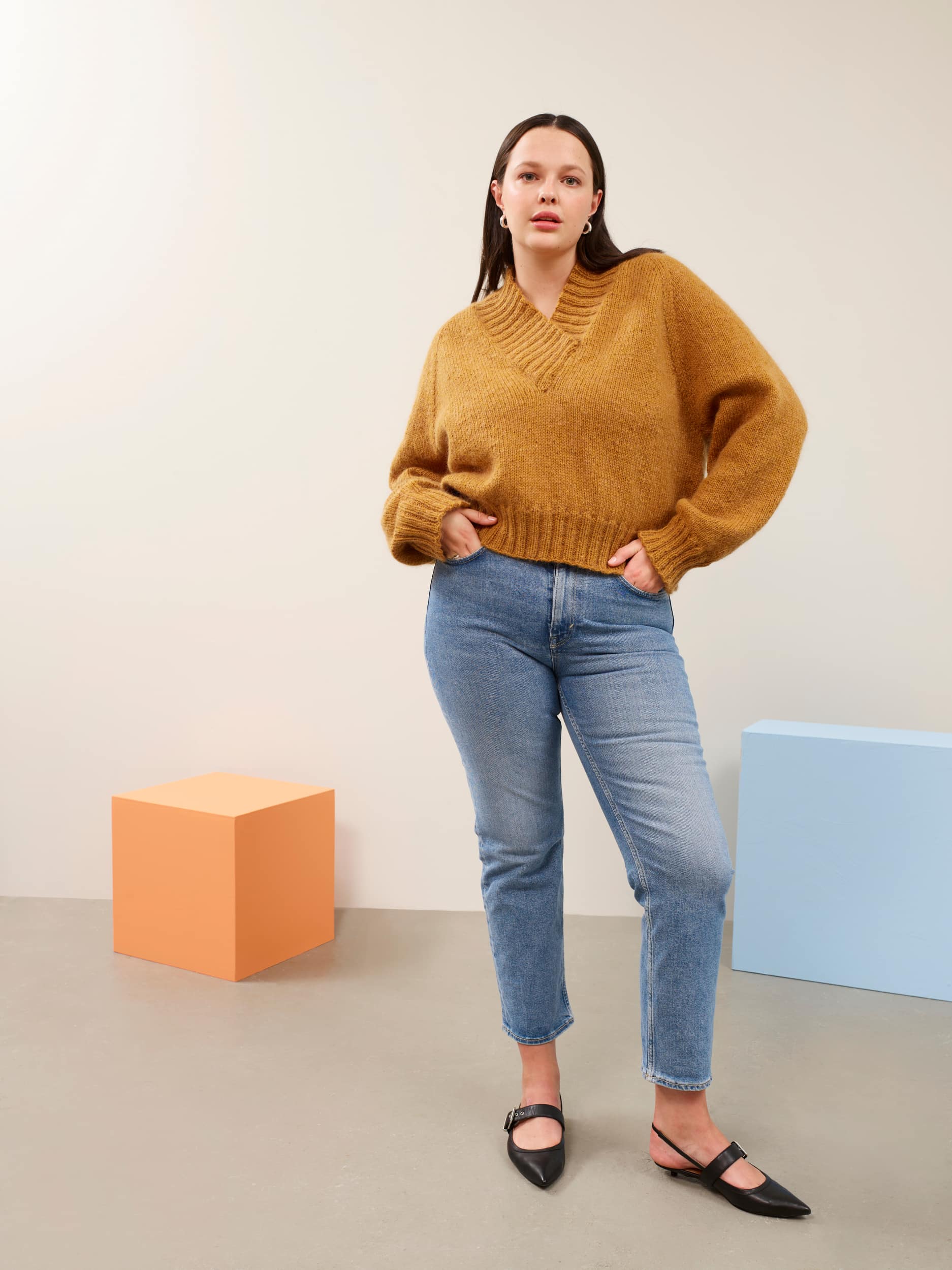 429-3 Niki V-halsgenser - Garn - Hillesvåg