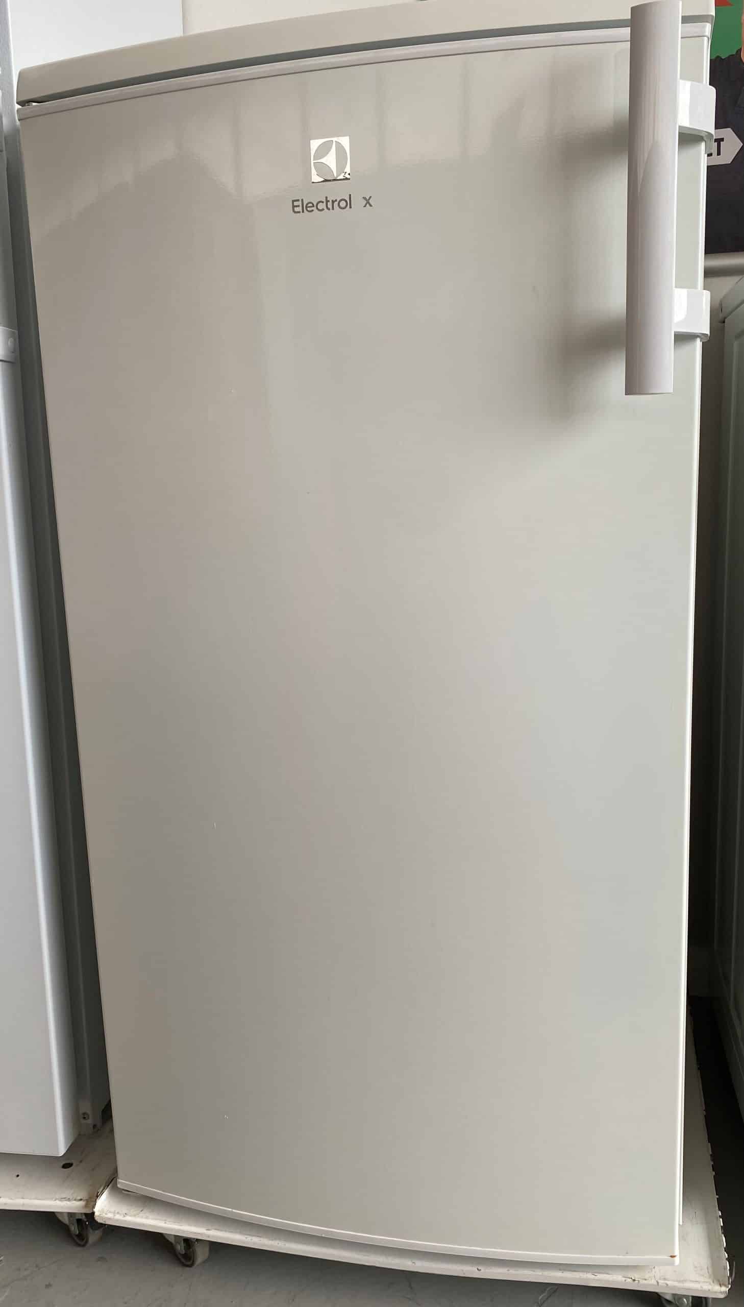 Brugt Electrolux køleskab m. boks 1904