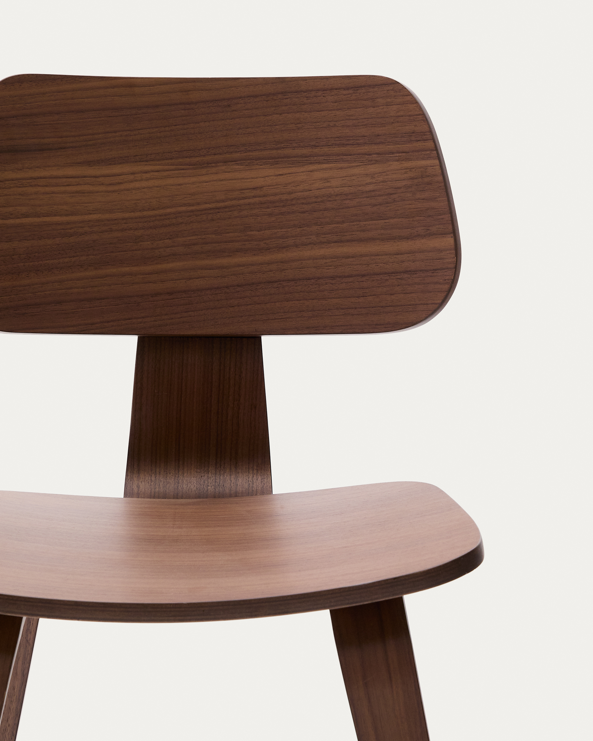 KAVE HOME Gena spisebordsstol - brun valnøddefinér