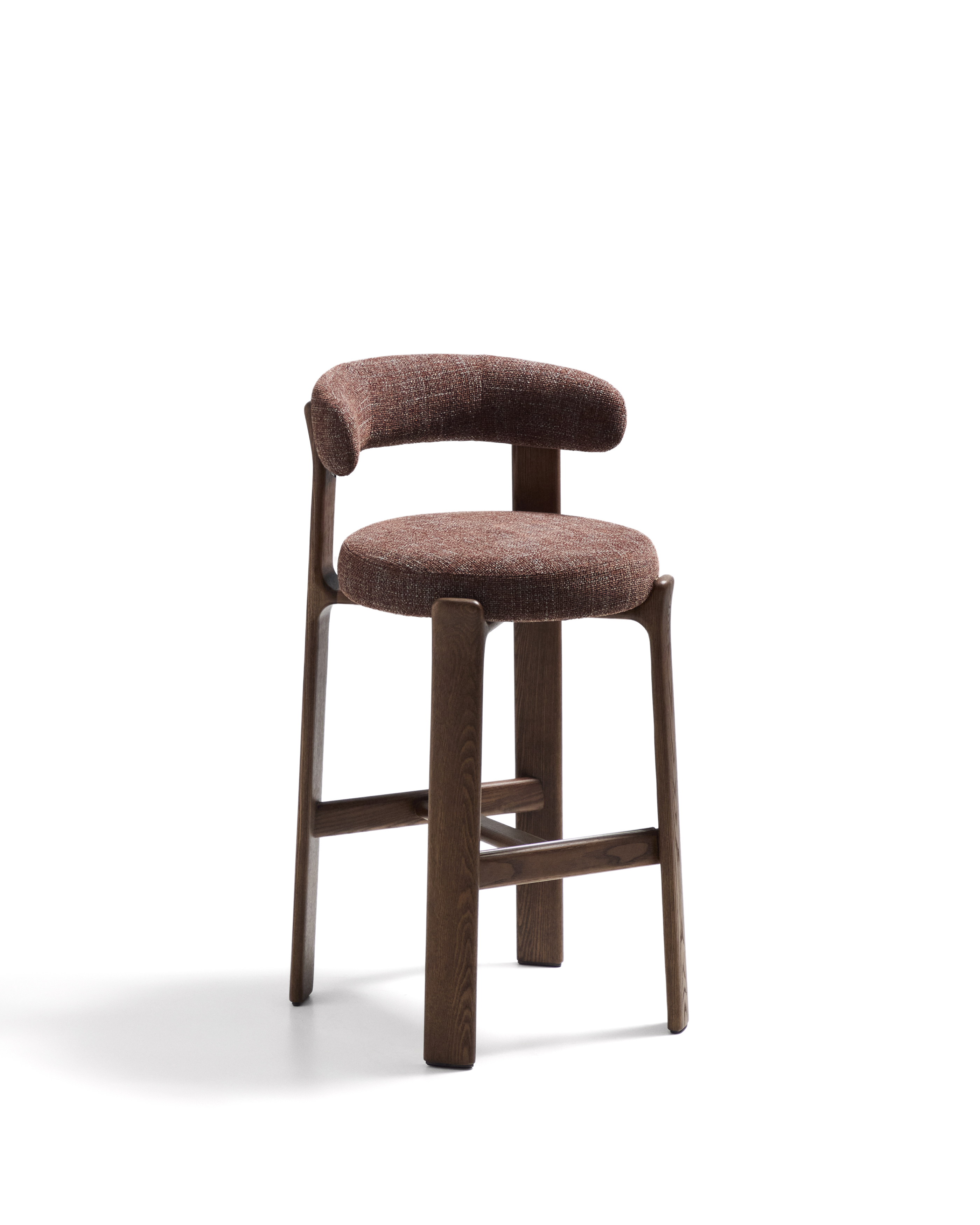 KAVE HOME Granit barstol, m. ryglæn og fodstøtte - brun chenille og valnøddefarvet asketræ (75)