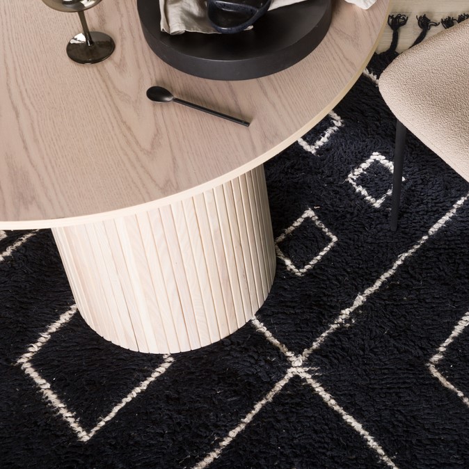 Nighty- Tæppe i sort uld, 250 x 350 cm.