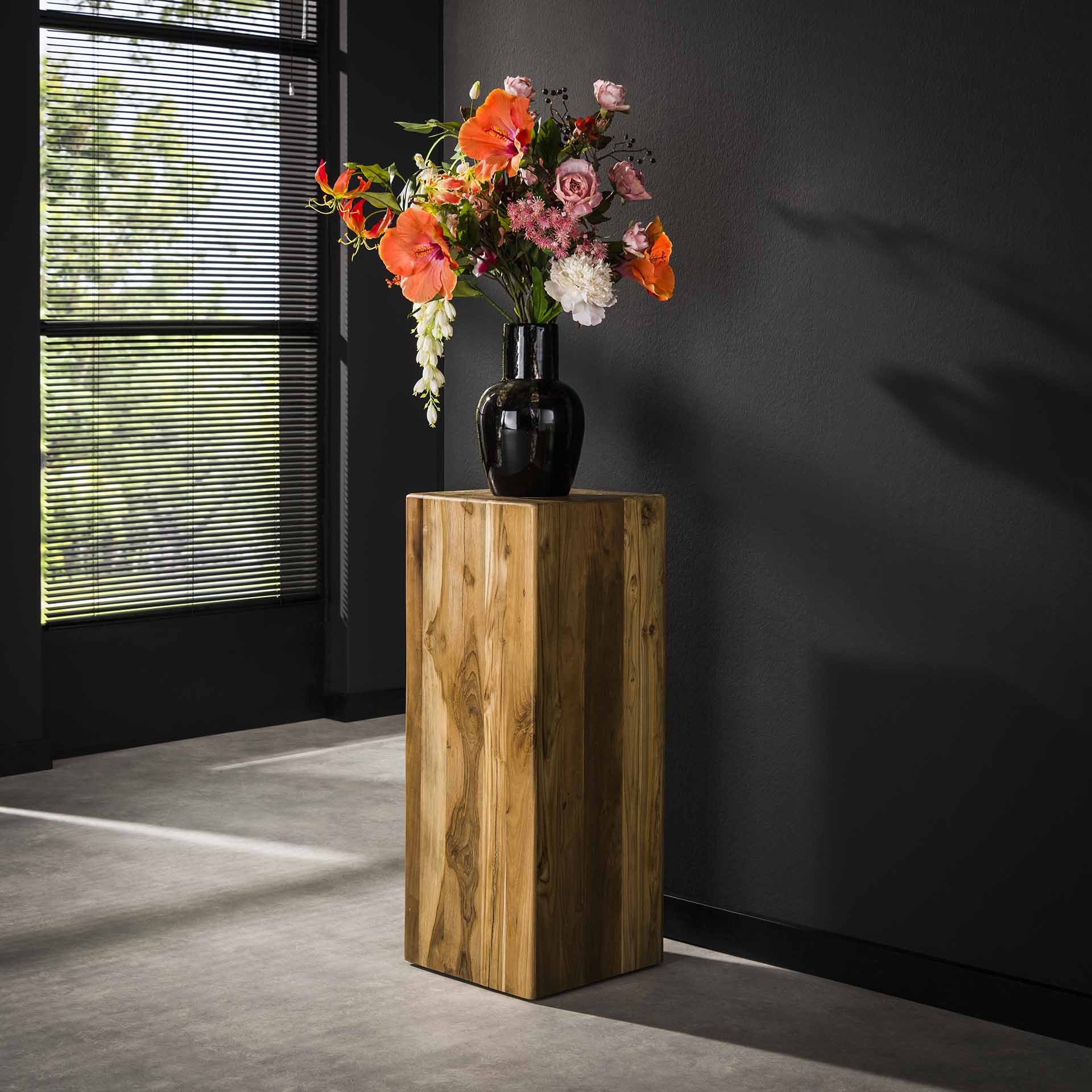 Unicas - Blomstersøjle i genbrugs teaktræ, højde 85 cm.