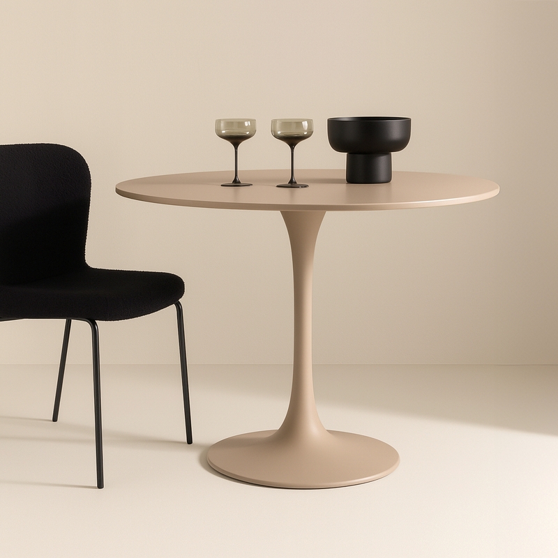 Dizell - Rundt spisebord i beigemalet, diameter 100 cm.