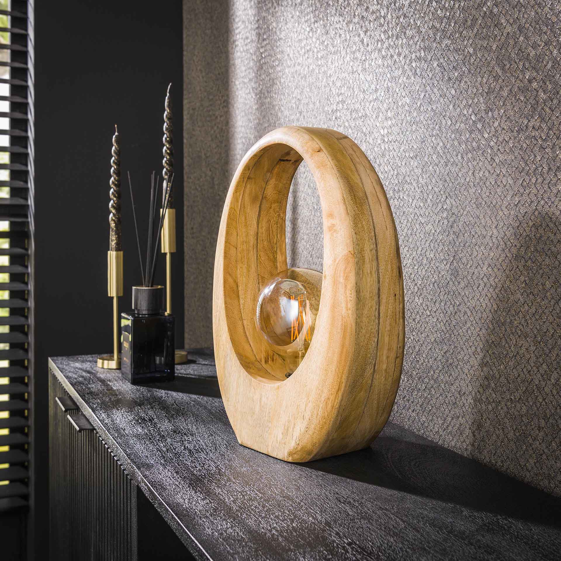 Pecker - Håndlavet bordlampe i mangotræ, højde 43 cm. Levering uden pære