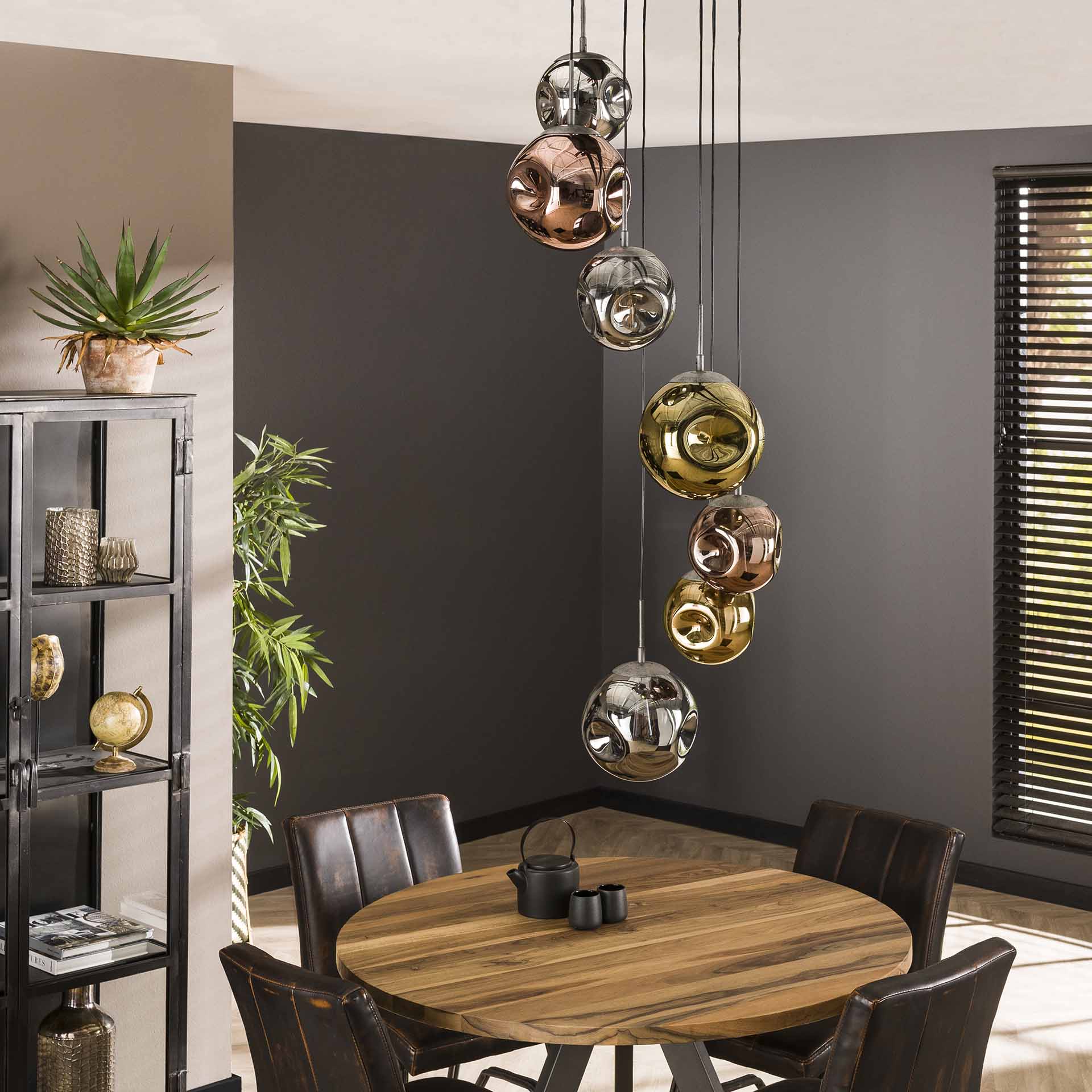 Estrella - Loftlampe i patineret metal og syv glaskupler Levering med pære(r)