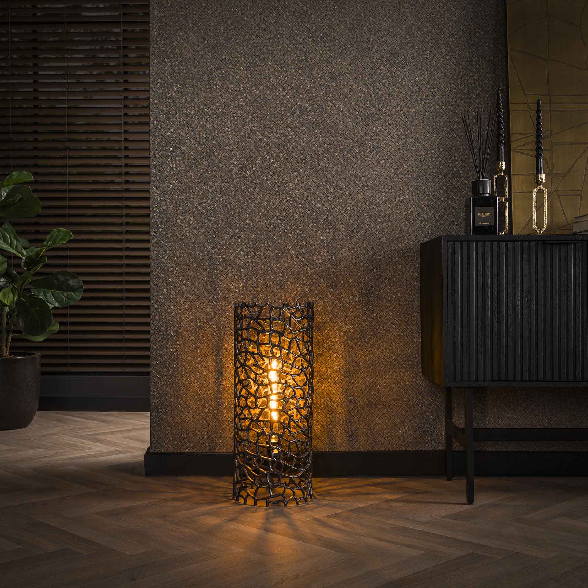 Matiz - Gulvlampe i sandblæst aluminium, højde 61 cm. Levering uden pære