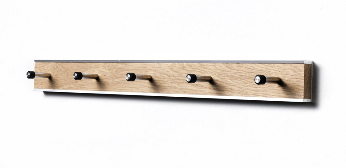 KR35- Knagerække, bredde 60 cm, fem forskellige finish Sæbebehandlet eg og stål