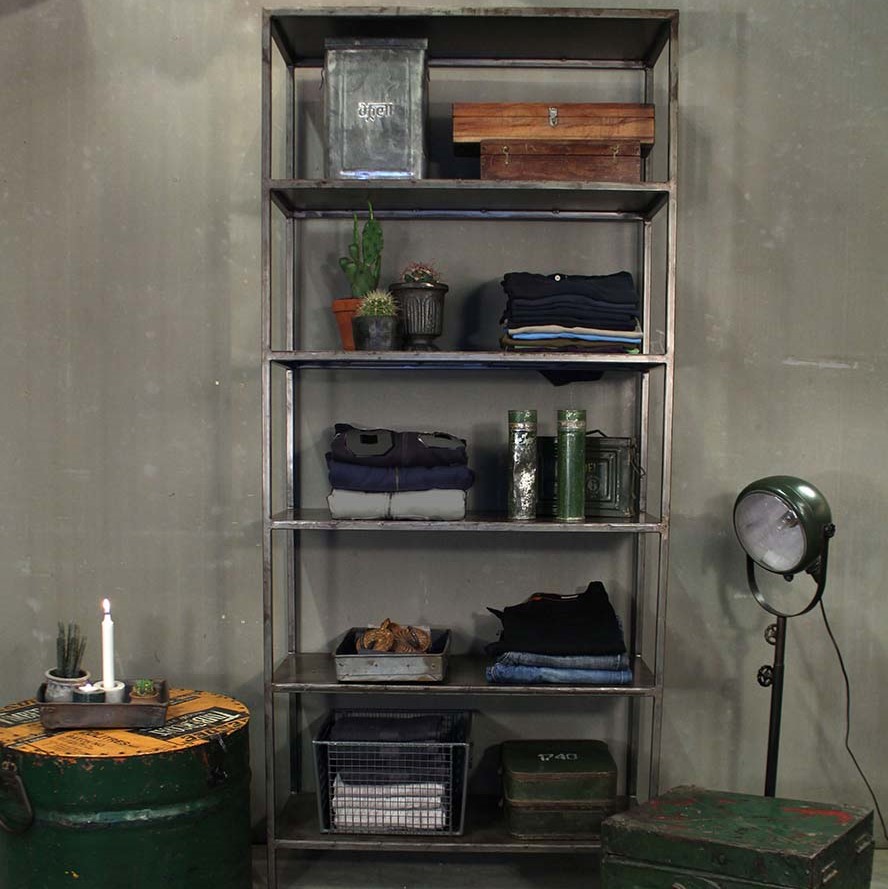 Seattle -patineret reol i lakeret metal, model large