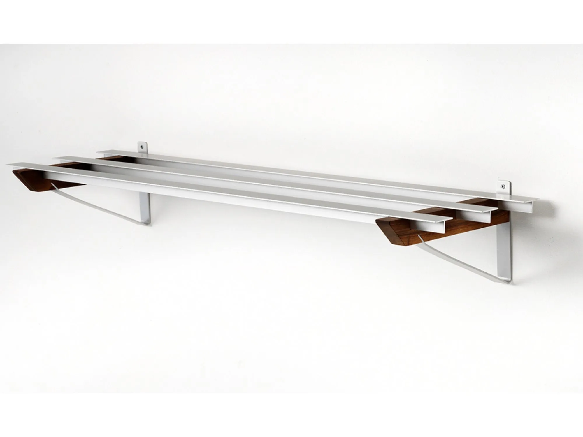 SR2 - Skohylde, bredde 68 cm, væghængt i rustfri stål og seks forskellige træfinish Valnød og stål