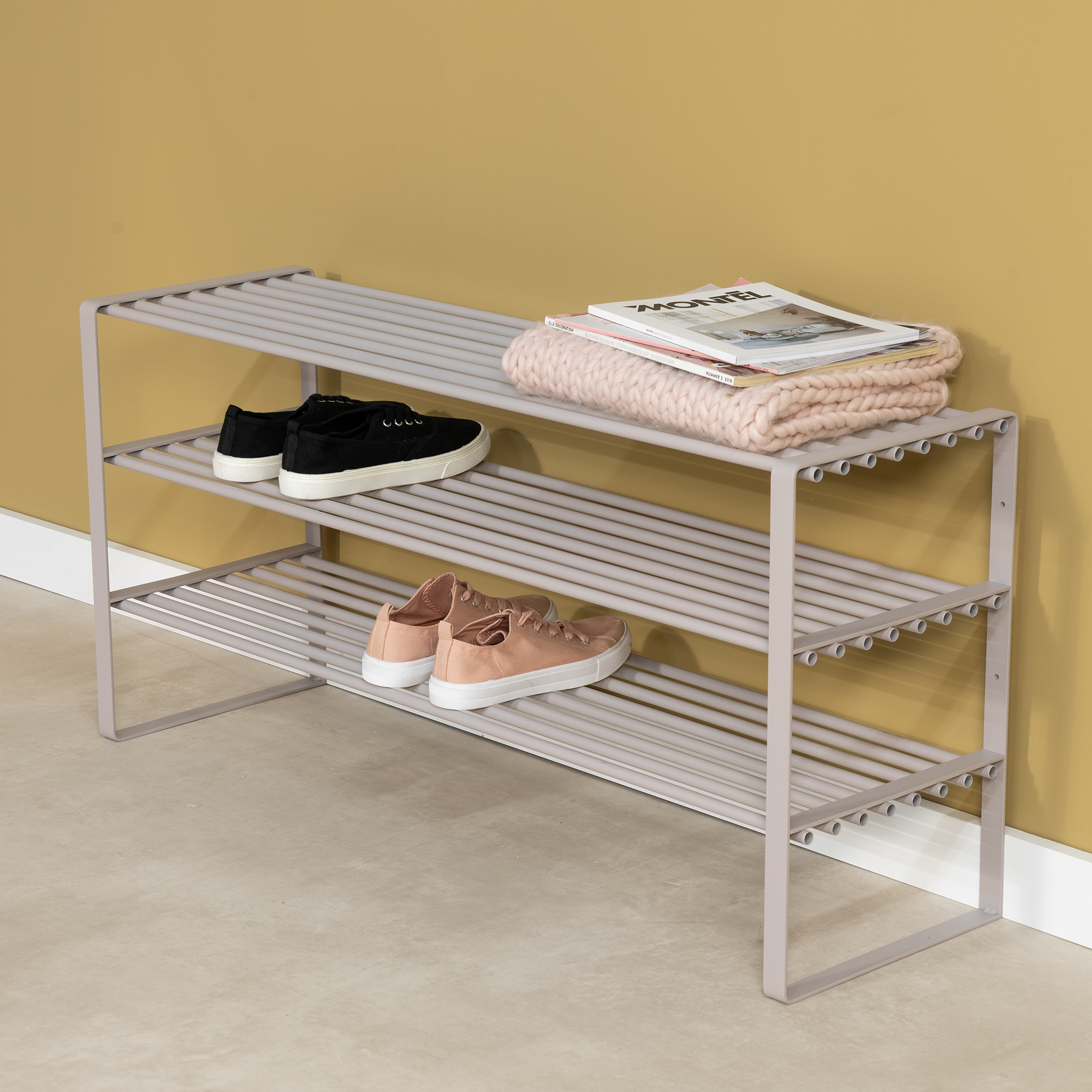 Dinex - Skostativ i silky taupe farvet metal, 3 hylder, bredde 100 cm.