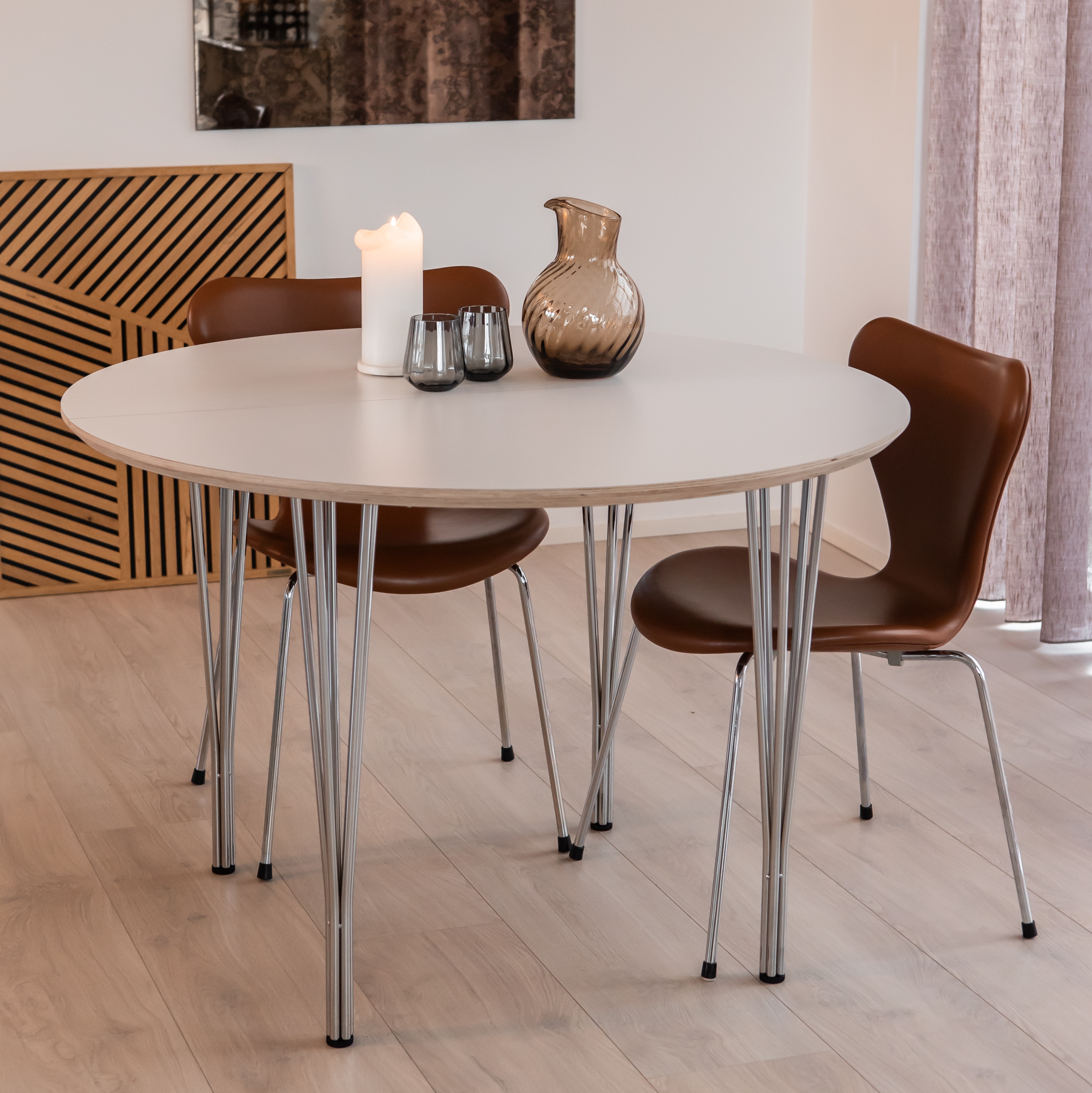 DT 100 - Rundt Spisebord med 1 tillægsplade i hvid laminat, fire størrelser Bord med 1 tillægsplade, ø 90 cm + 1 x 50 cm.