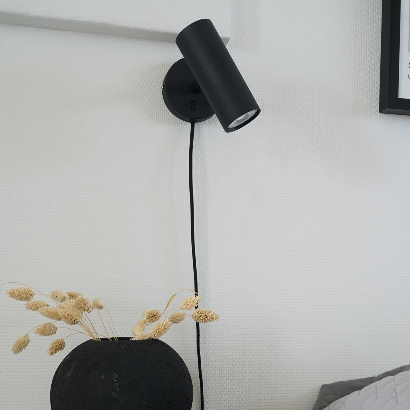 Tubox -Væglampe i sortlakeret metal