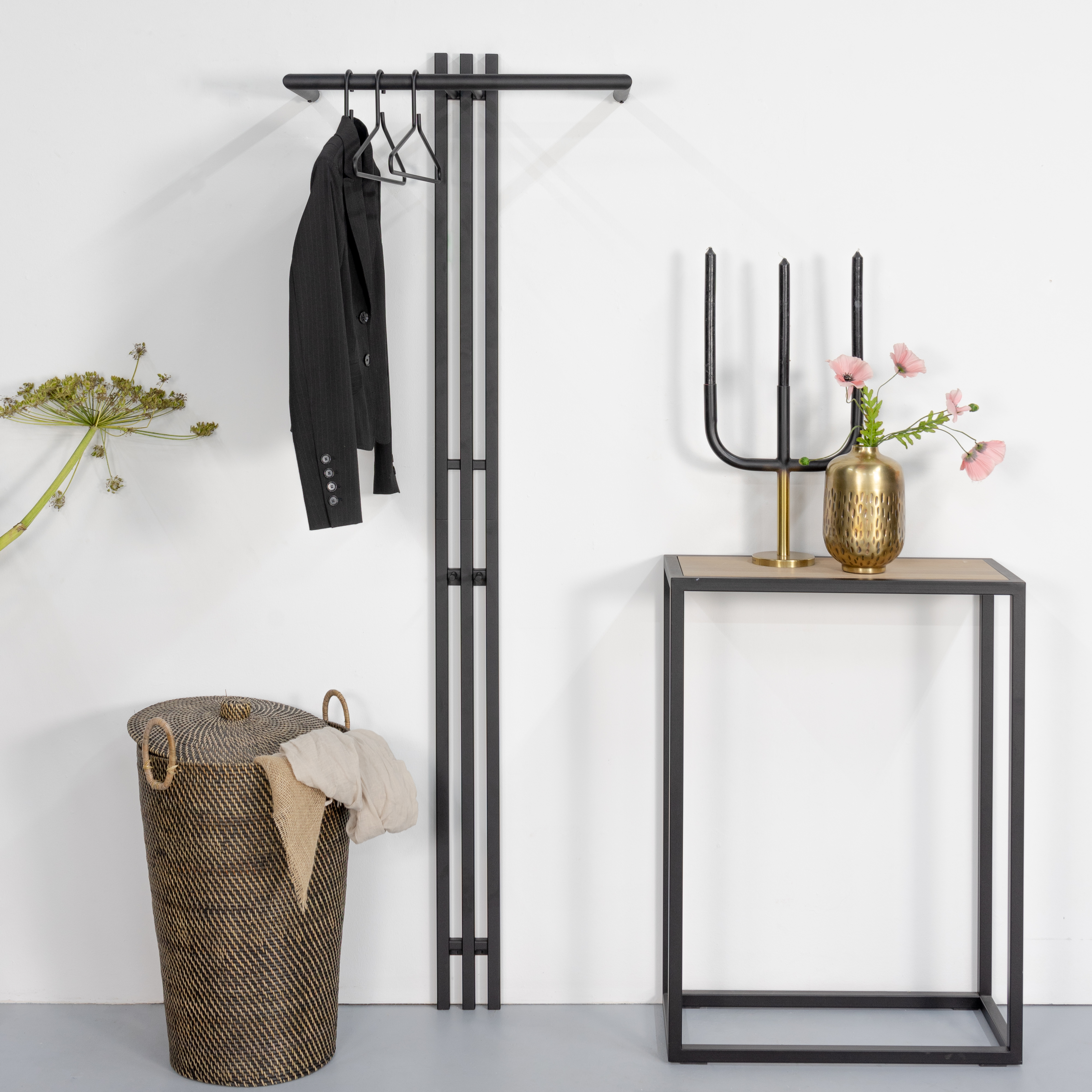 Bocina - Knagerække i sort stål, høj model