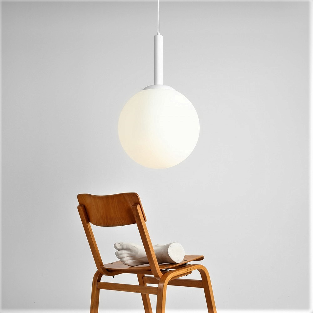 Stick - Loftlampe i hvid metal og glas, ø 40 cm. kuppel