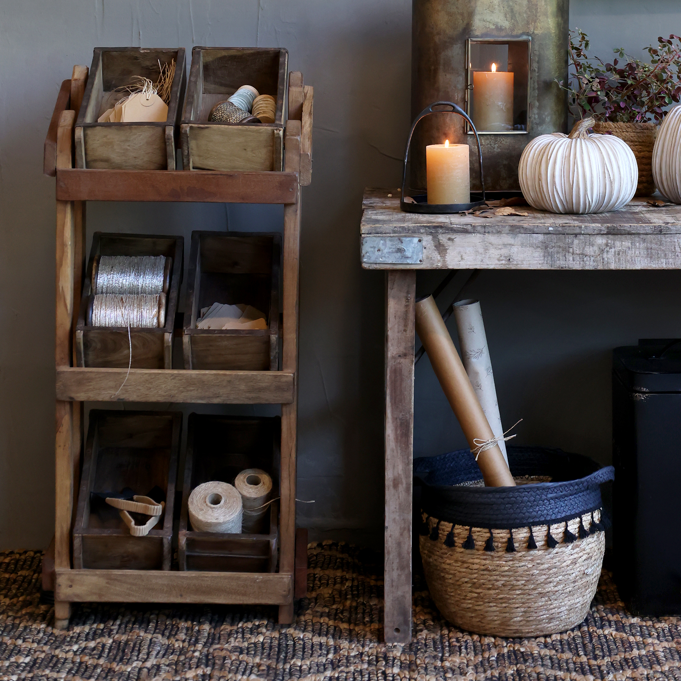 Reol m. 6 murstensforme