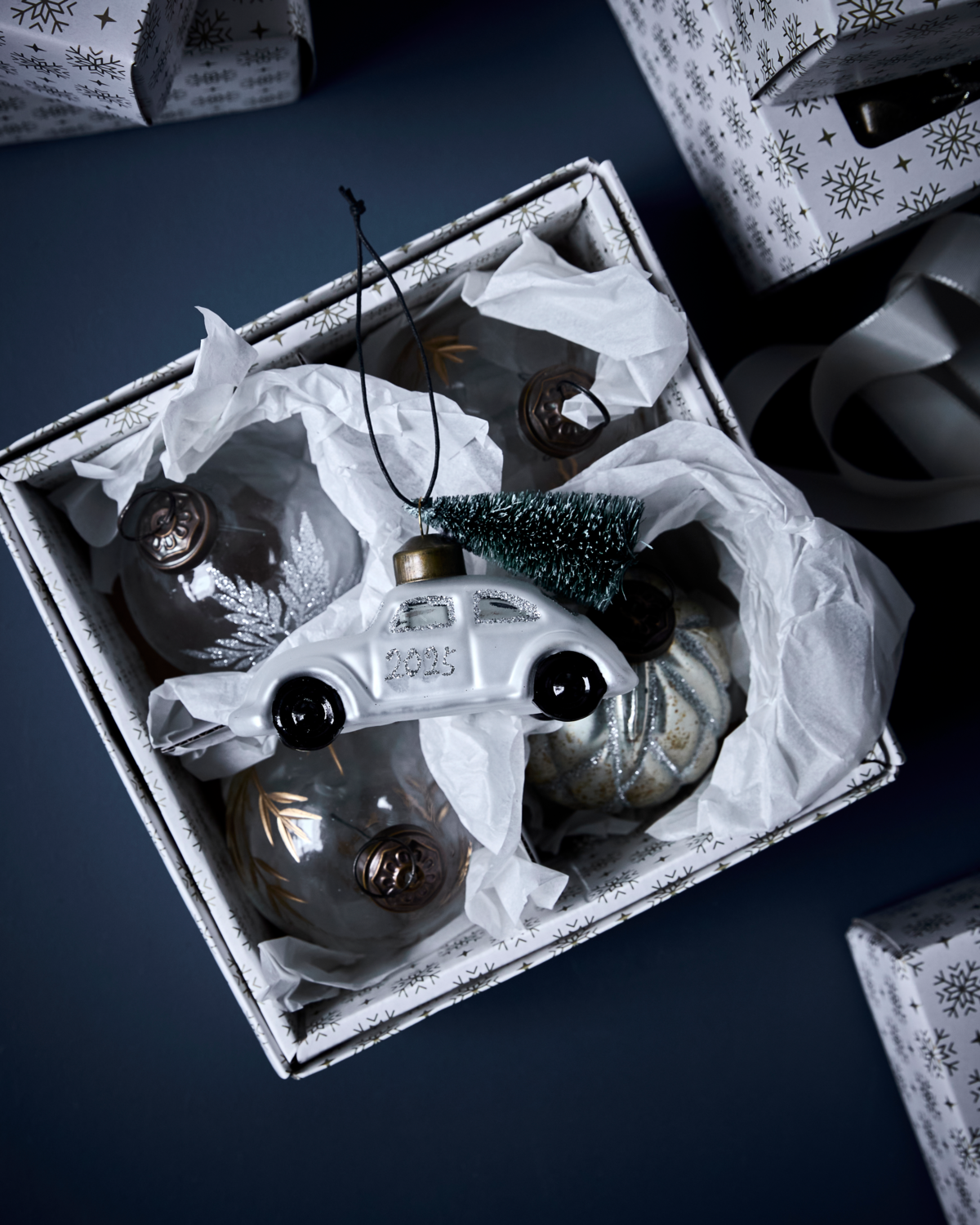 Juleophæng, bil - hvid