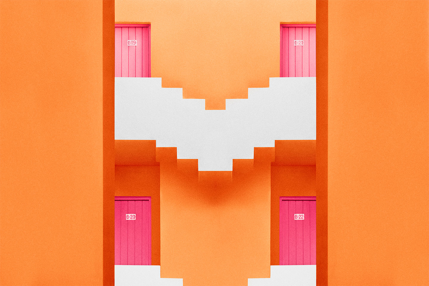 La Muralla Roja no. 4 af Camilla Schmidt