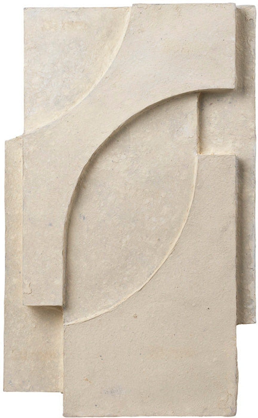 Dekorativ vægskulptur Kristina Dam Serif Relief papirmasse natur 6×38×42 cm