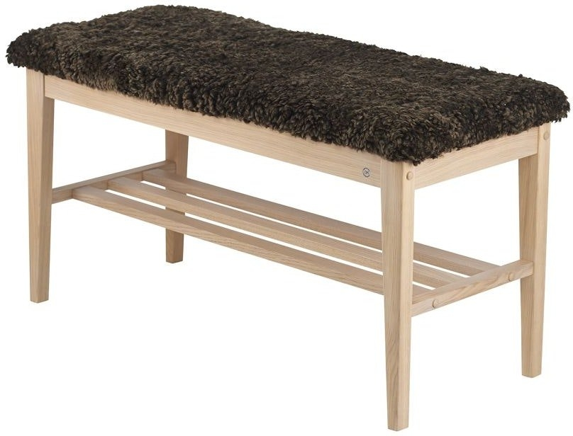 Bænk Oscarssons Möbel Nadja - siddebænk i hvidolieret eg med brunt fåreskind, 90x40 cm