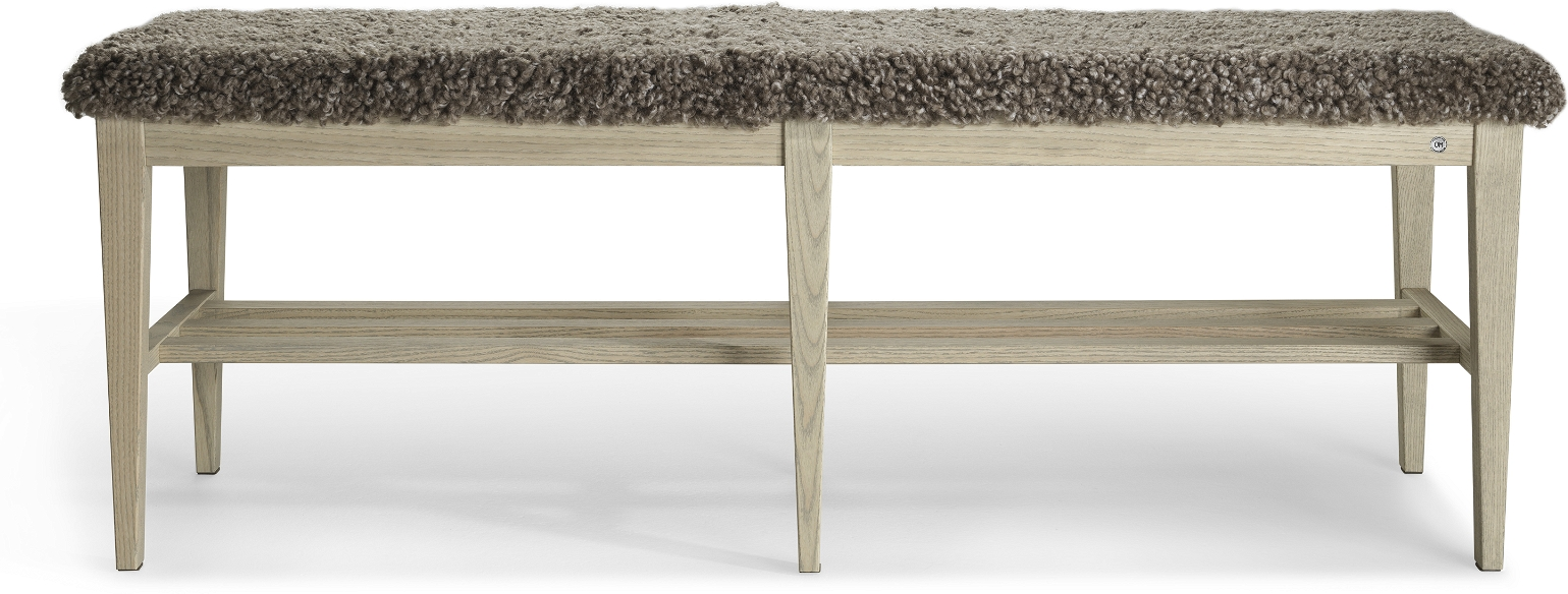 Entrébænk Oscarssons Möbel Nadja i gråolieret massiv ask med sandfarvet fåreskind og hylde